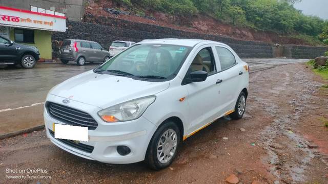 https://images10.gaadi.com/usedcar_image/3596360/original/processed_84df9d95-9a5d-4465-b1c8-be87ee818534.jpg?imwidth=6401