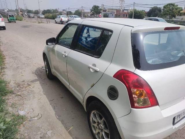 https://images10.gaadi.com/usedcar_image/3596430/original/processed_ce8d449f-2122-4fb6-8158-80d36f847940.jpg?imwidth=6401