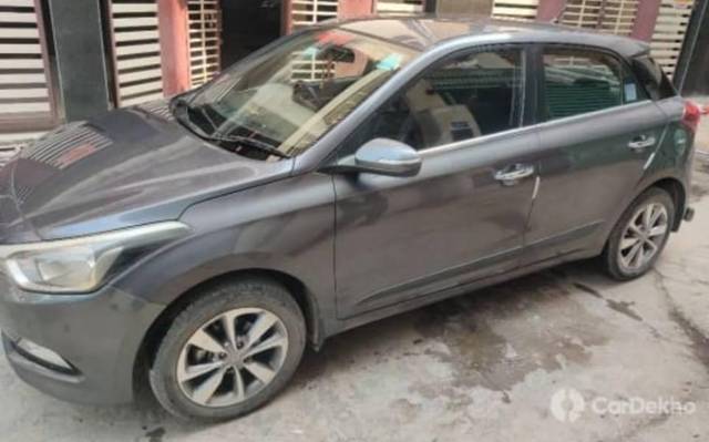 https://images10.gaadi.com/usedcar_image/3596439/original/processed_ecf09c93-9e79-449d-a9fc-c2a2676dd998.jpg?imwidth=6400