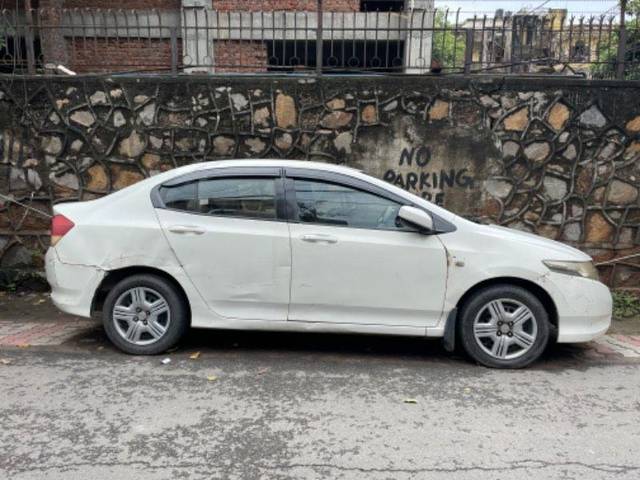 https://images10.gaadi.com/usedcar_image/3596448/original/processed_cd239341-5236-41fc-a69c-6ecde1679d99.jpeg?imwidth=6401
