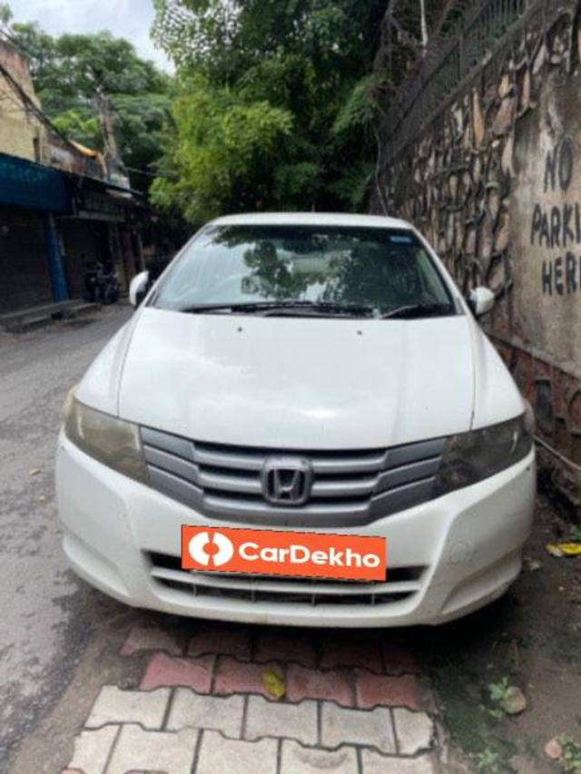 https://images10.gaadi.com/usedcar_image/3596448/original/processed_fb834f1a-bb62-4c50-bebe-93f371b25b3a.jpeg?imwidth=6400