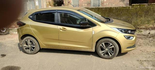 https://images10.gaadi.com/usedcar_image/3596466/original/processed_43c2a660-342d-41b5-80c1-56f079c5cc65.jpg?imwidth=6401