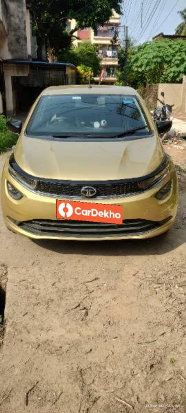 https://images10.gaadi.com/usedcar_image/3596466/original/processed_d3082ea4-1784-4082-a946-c1ba7b8457e4.jpg?imwidth=6402
