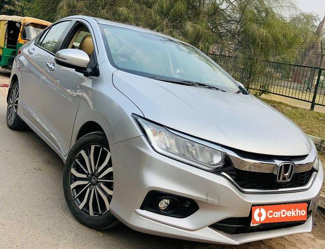 https://images10.gaadi.com/usedcar_image/3596516/original/processed_img2880278__used_car_2880278_1695957265.jpg?imwidth=6400