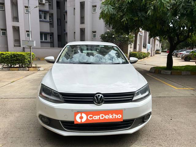 https://images10.gaadi.com/usedcar_image/3596554/original/processed_2291fa67-fbca-4a7c-8ec6-0af521868401.jpeg?imwidth=6400