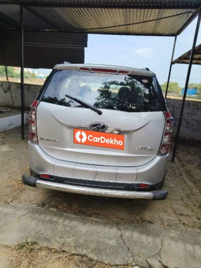 https://images10.gaadi.com/usedcar_image/3596561/original/processed_9caf2a57-9d1d-4826-b366-0792b6afa00e.jpg?imwidth=6401