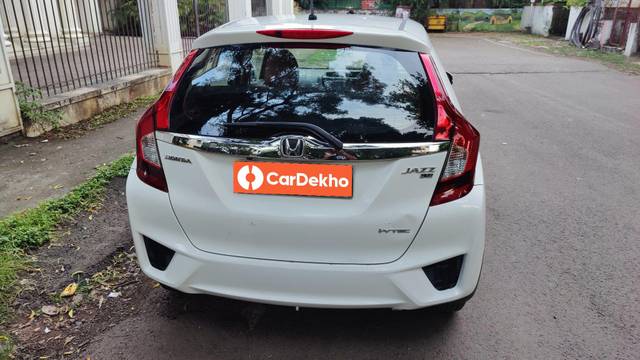 https://images10.gaadi.com/usedcar_image/3596674/original/processed_img2880359__used_car_2880359_1695965487.jpg?imwidth=6402