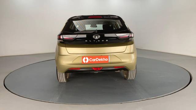 https://images10.gaadi.com/usedcar_image/3596775/original/processed_usedcar_a2_276591695966782_1695966789.jpg?imwidth=6402