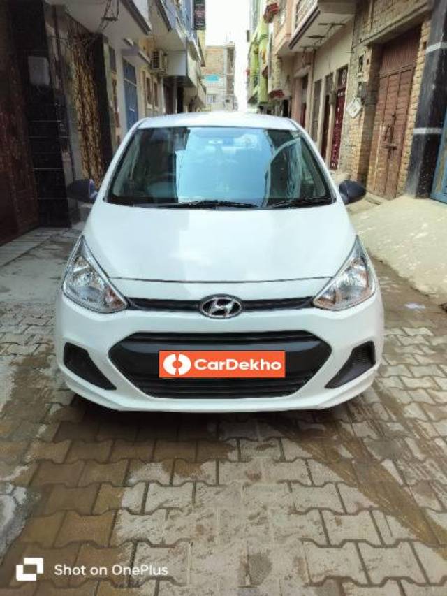 https://images10.gaadi.com/usedcar_image/3596859/original/processed_bc087c56-11a5-4a02-92a2-8af51285ad11.jpg?imwidth=6400
