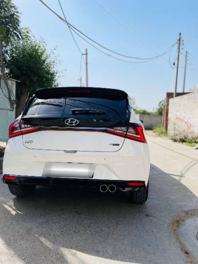 https://images10.gaadi.com/usedcar_image/3597097/original/processed_d5830756-0c90-4338-9de3-19a87e8a02f0.jpeg?imwidth=6402