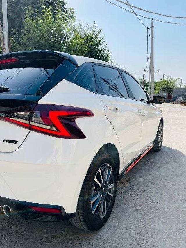 https://images10.gaadi.com/usedcar_image/3597097/original/processed_fa8cd64b-7923-42ee-bcc0-c988bc3ced6b.jpeg?imwidth=6401