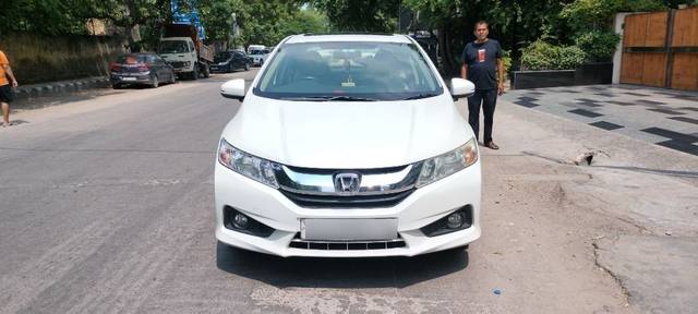 https://images10.gaadi.com/usedcar_image/3597128/original/22__VCC_1793557_94_1695367843.jpg?imwidth=6400