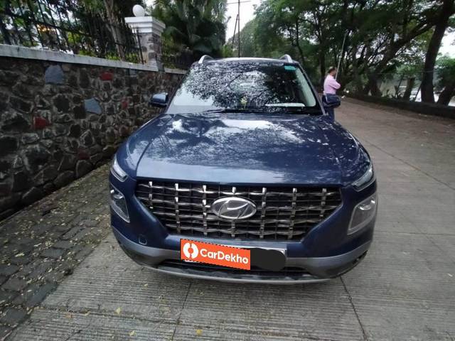 https://images10.gaadi.com/usedcar_image/3597170/original/processed_2120daec-d728-40dd-933c-cc21ca6ed899.jpg?imwidth=6400