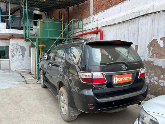 https://images10.gaadi.com/usedcar_image/3597180/original/processed_2a2b43eb-9a63-44b6-8f09-5499dbae11a7.jpeg?imwidth=6401