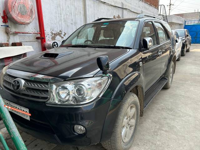 https://images10.gaadi.com/usedcar_image/3597180/original/processed_61e37206-f746-4c99-a301-71385684f64a.jpeg?imwidth=6402