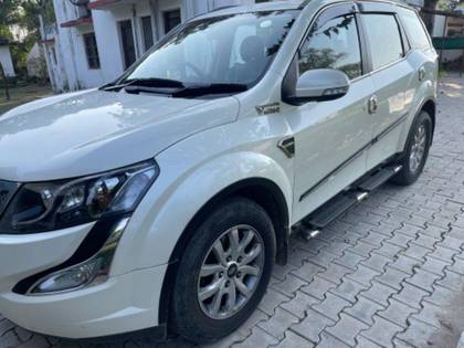 Mahindra XUV500 R W10 FWD Mahindra XUV500 R W10 FWD