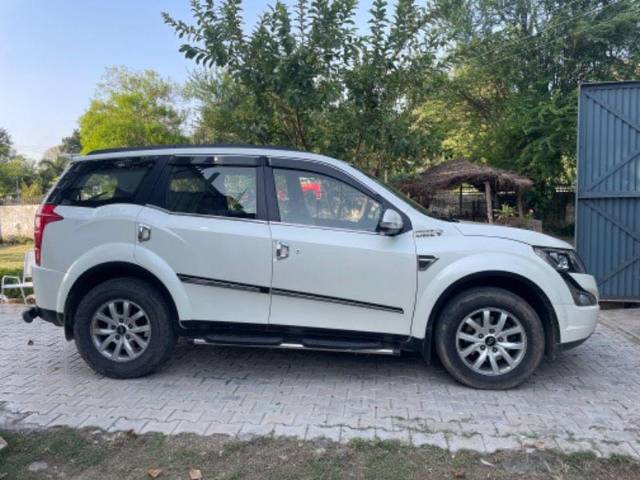 https://images10.gaadi.com/usedcar_image/3597444/original/processed_f351cf48-fc2d-4bb8-adf2-16546da793eb.jpeg?imwidth=6401