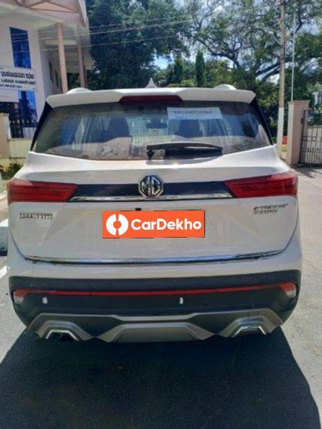 https://images10.gaadi.com/usedcar_image/3597457/original/processed_f16d2c30-64bb-4696-829b-d27e4625b9cc.jpeg?imwidth=6401