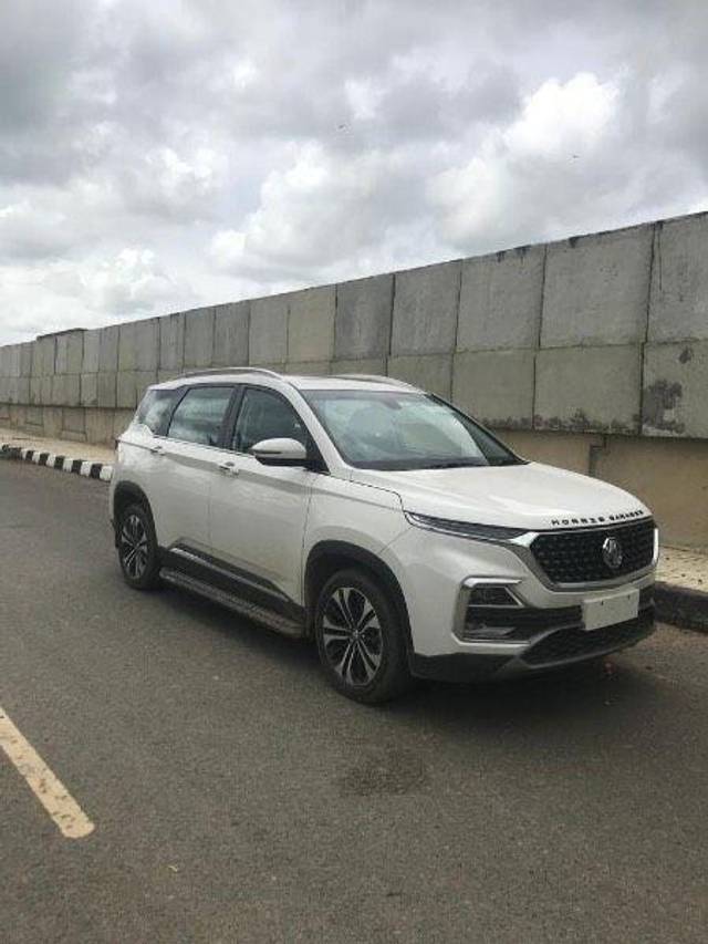 https://images10.gaadi.com/usedcar_image/3597457/original/processed_f8eb0005-cc80-4f2a-b83c-d481f203f8cd.jpeg?imwidth=6400
