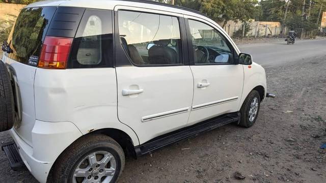 https://images10.gaadi.com/usedcar_image/3597504/original/processed_33fa35fa-7ae2-45e5-b7e3-cee8f08101e9.jpeg?imwidth=6401