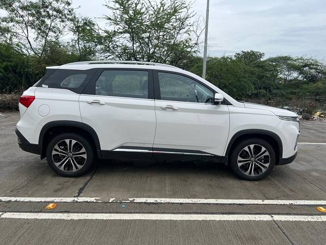 https://images10.gaadi.com/usedcar_image/3597509/original/img2880880__used_car_2880880_1695987856.jpg?imwidth=6401