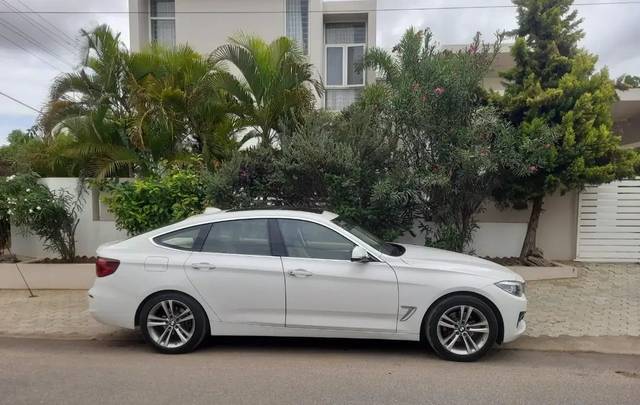 https://images10.gaadi.com/usedcar_image/3597523/original/usedcar_8_5701695987678_1695987741.jpeg?imwidth=6401