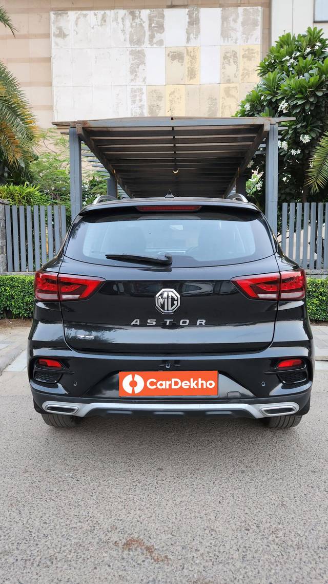 https://images10.gaadi.com/usedcar_image/3597622/original/processed_img2880950__used_car_2880950_1695991358.jpg?imwidth=6401