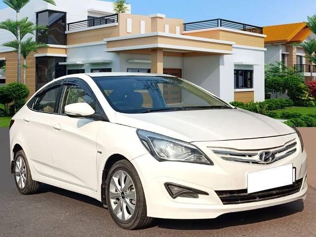 https://images10.gaadi.com/usedcar_image/3597680/original/processed_img2880985__used_car_2880985_1702580106.jpg?imwidth=6400