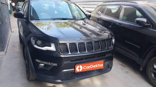 https://images10.gaadi.com/usedcar_image/3597759/original/processed_56327e27-7bee-4358-86da-641a2671b43e.jpg?imwidth=6400