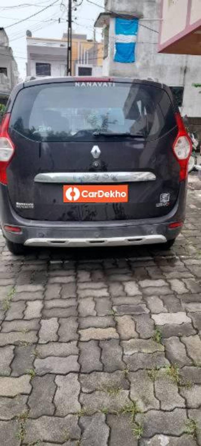 https://images10.gaadi.com/usedcar_image/3598060/original/processed_caf382ab-fc9d-4773-bb00-0daeb73ec3dc.jpg?imwidth=6402