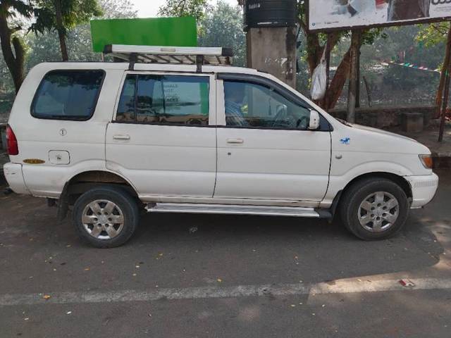 https://images10.gaadi.com/usedcar_image/3598147/original/processed_12347c89-d6f1-486d-9d10-b4f6b87dd2b9.jpg?imwidth=6401