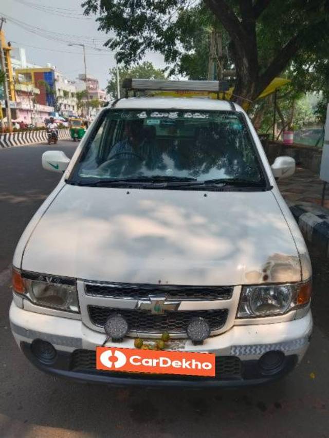 https://images10.gaadi.com/usedcar_image/3598147/original/processed_8160fa2b-8d6f-40d6-b9de-1adce026952b.jpg?imwidth=6400