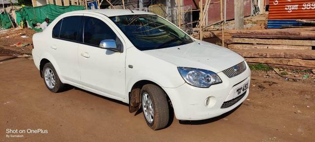 https://images10.gaadi.com/usedcar_image/3598167/original/processed_08657815-75d6-4b52-ae43-8f7676121f5e.jpg?imwidth=6402