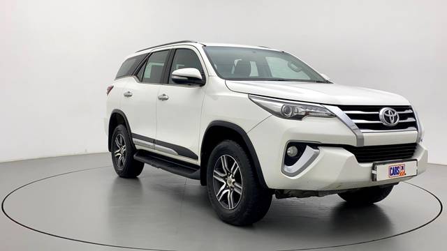 https://images10.gaadi.com/usedcar_image/3598455/original/usedcar_44_769941696055138_1696055164.jpg?imwidth=6400