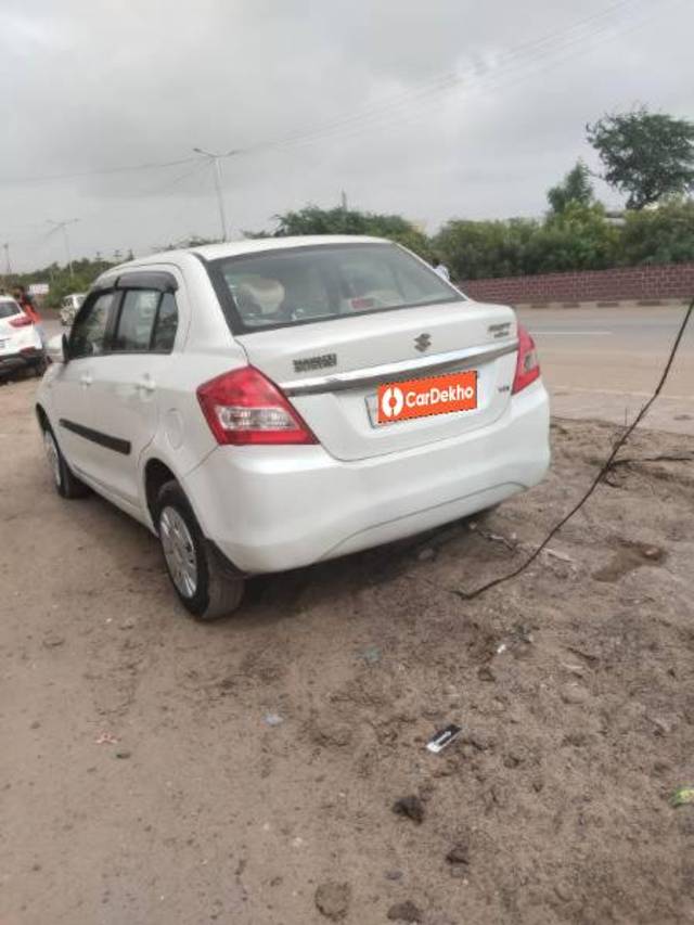https://images10.gaadi.com/usedcar_image/3598606/original/processed_db5cffba-ae8f-43f8-8c9c-6441da1cf7e8.jpg?imwidth=6402