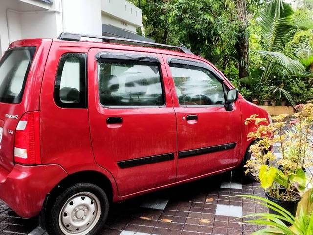 https://images10.gaadi.com/usedcar_image/3598856/original/processed_162f21e5-4ed9-426e-b4c5-2469fd8de55b.jpg?imwidth=6401
