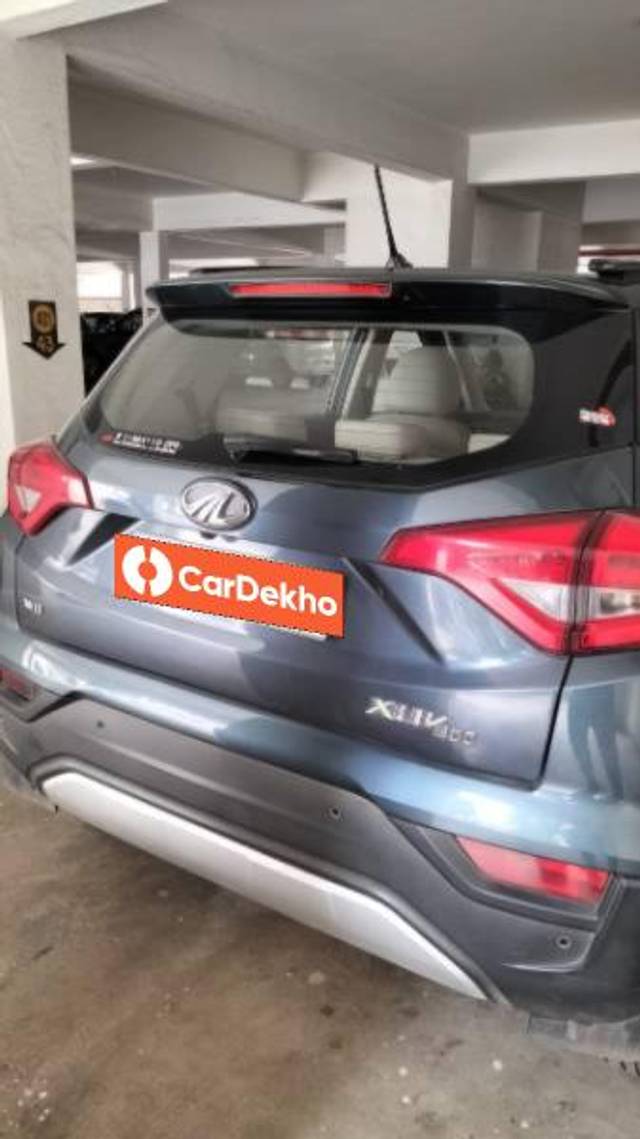 https://images10.gaadi.com/usedcar_image/3598930/original/processed_9ca35334-bd98-4fbf-bb0d-14d5361e2ebf.jpg?imwidth=6402