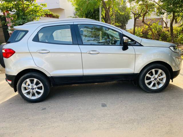 https://images10.gaadi.com/usedcar_image/3599048/original/usedcar_4_9301696069831_1696069855.jpg?imwidth=6401