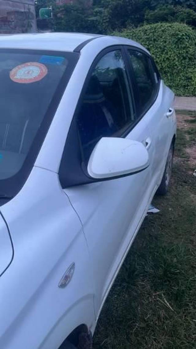https://images10.gaadi.com/usedcar_image/3599059/original/processed_b14eb154-100d-49e2-b6e4-450b32be2ae8.jpg?imwidth=6400
