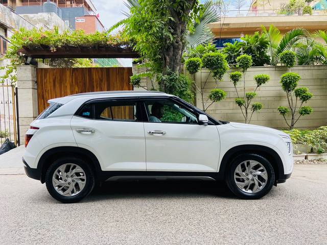 https://images10.gaadi.com/usedcar_image/3599399/original/img2881879__used_car_2881879_1696079924.jpg?imwidth=6401
