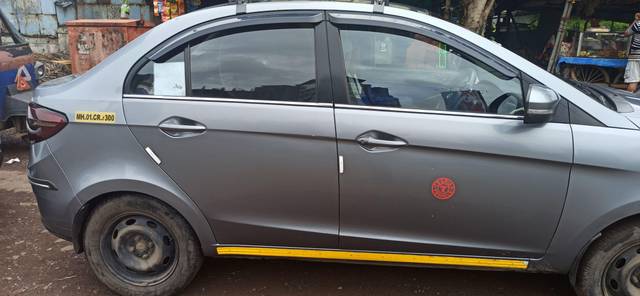 https://images10.gaadi.com/usedcar_image/3599496/original/processed_cbbfe864-8e25-4da9-a674-df9d9de3e1ab.jpg?imwidth=6401