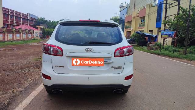 https://images10.gaadi.com/usedcar_image/3599788/original/processed_616f253f-41bc-4304-8690-f8bf51927331.jpg?imwidth=6402