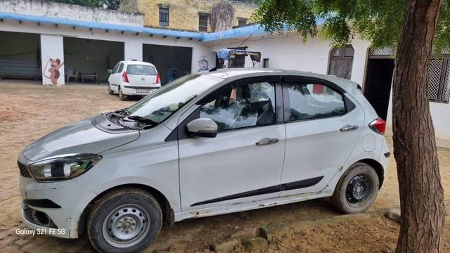 https://images10.gaadi.com/usedcar_image/3599892/original/processed_061e3f6f-a073-43bc-9c6b-8583da00ff68.jpg?imwidth=6400