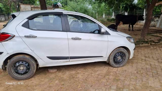 https://images10.gaadi.com/usedcar_image/3599892/original/processed_b60d4068-0acf-46d8-941c-5ebeeb4fc2c1.jpg?imwidth=6401