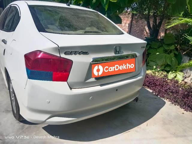 https://images10.gaadi.com/usedcar_image/3599941/original/processed_81500273-3cec-4091-82cb-f5fd613c3d18.jpg?imwidth=6401
