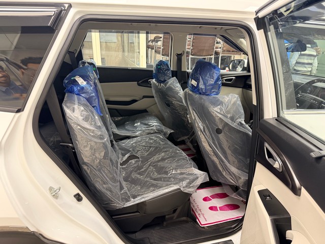 Second-hand 2025 Kia Carens Clavis HTK for sale in Amritsar-8