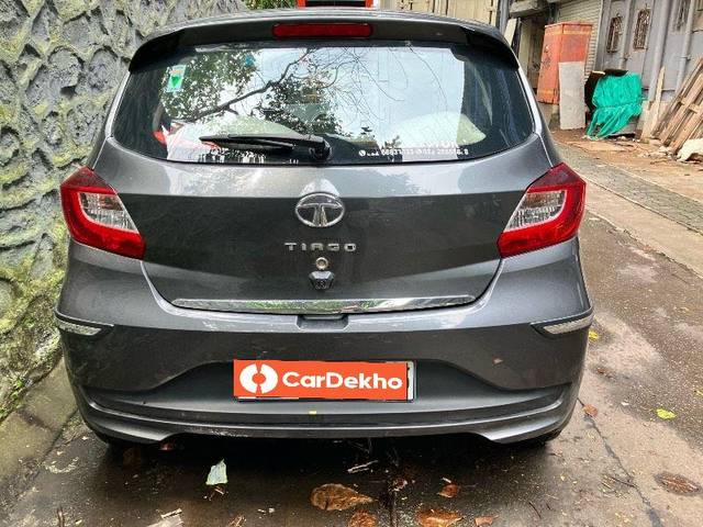 https://images10.gaadi.com/usedcar_image/3600166/original/processed_7ef2057e-c5ea-4d71-9509-3e8cf0e5ea25.jpeg?imwidth=6402