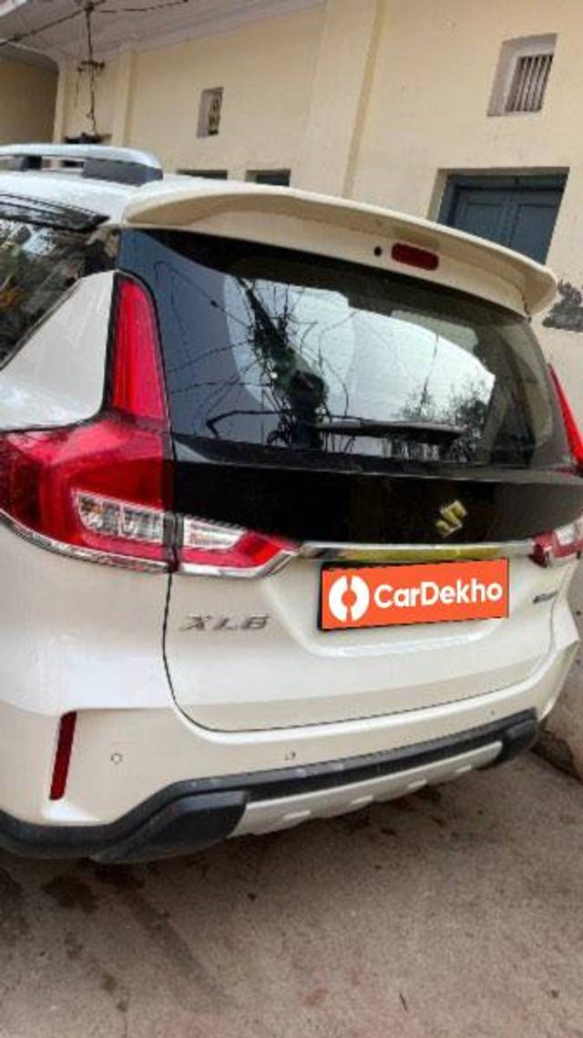 https://images10.gaadi.com/usedcar_image/3600177/original/processed_77c95a33-a305-4c1d-b6be-ba224c51e974.jpg?imwidth=6402