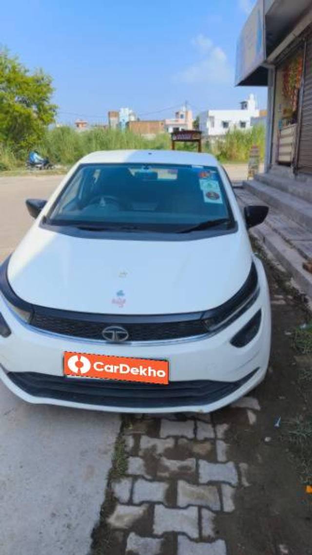https://images10.gaadi.com/usedcar_image/3600202/original/processed_efbd2c17-c25c-45bc-ae05-8b954522217b.jpg?imwidth=6400