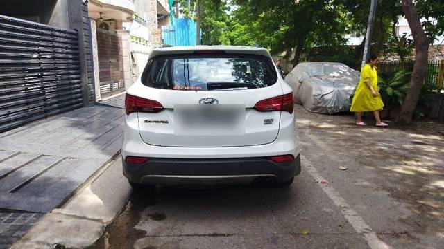 https://images10.gaadi.com/usedcar_image/3600449/original/24__VCC_1794482_96_1695544078.jpg?imwidth=6402
